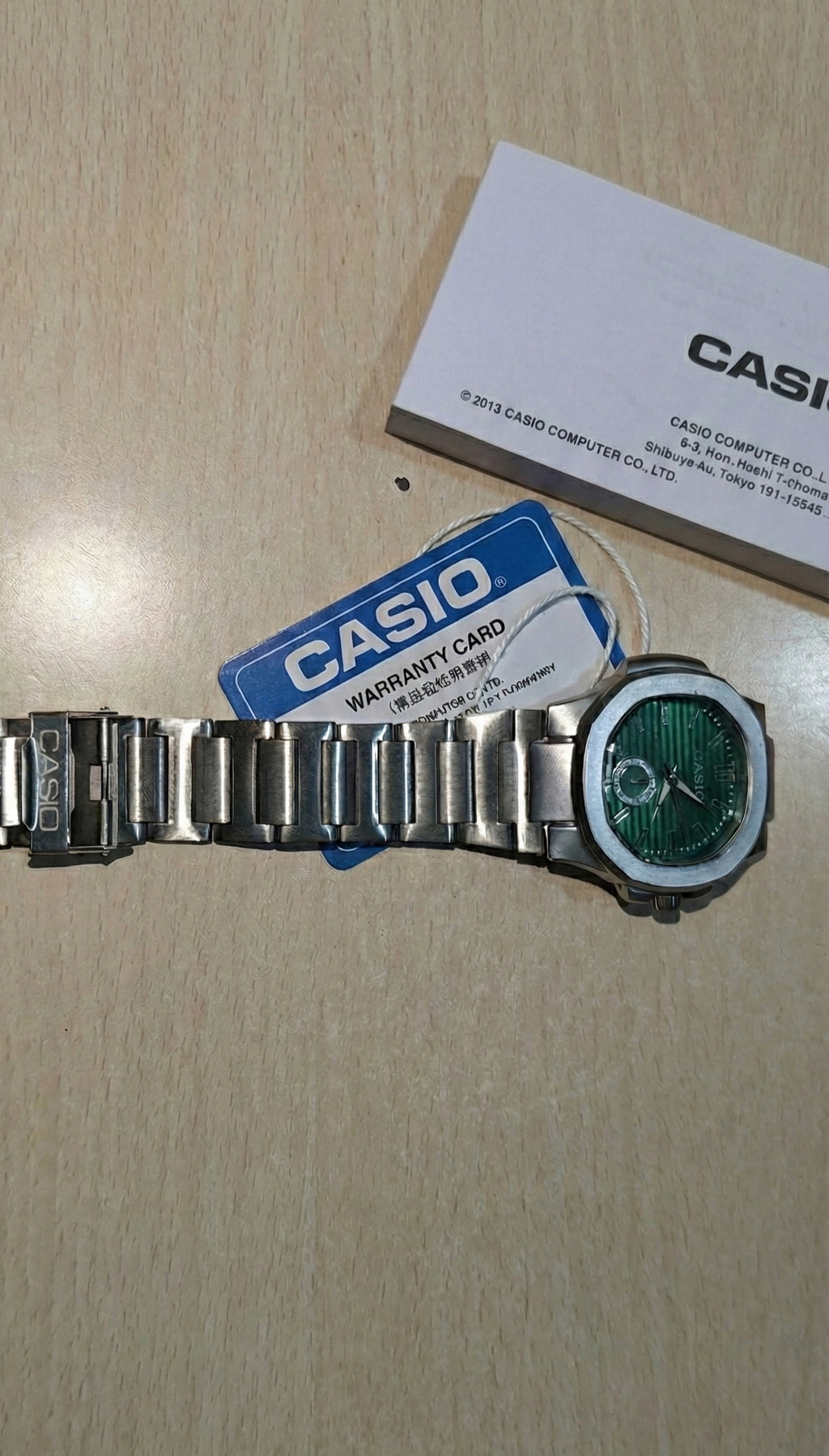 Classic Analog Silver Watch - Green Dial Edition